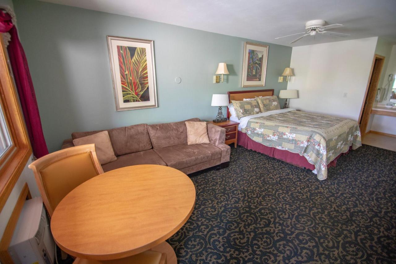 Coachlite Inn Sister Bay Bagian luar foto