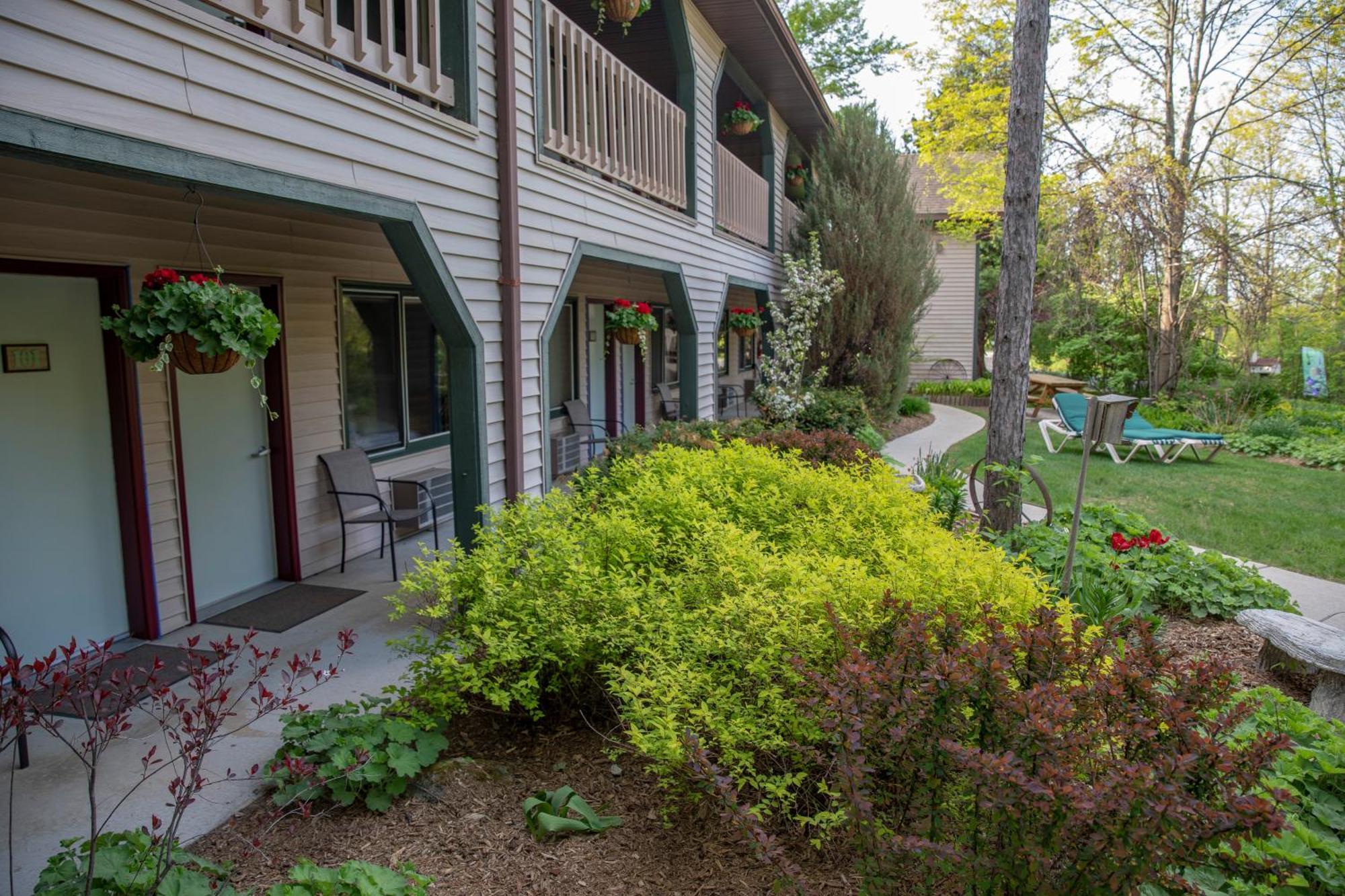 Coachlite Inn Sister Bay Bagian luar foto