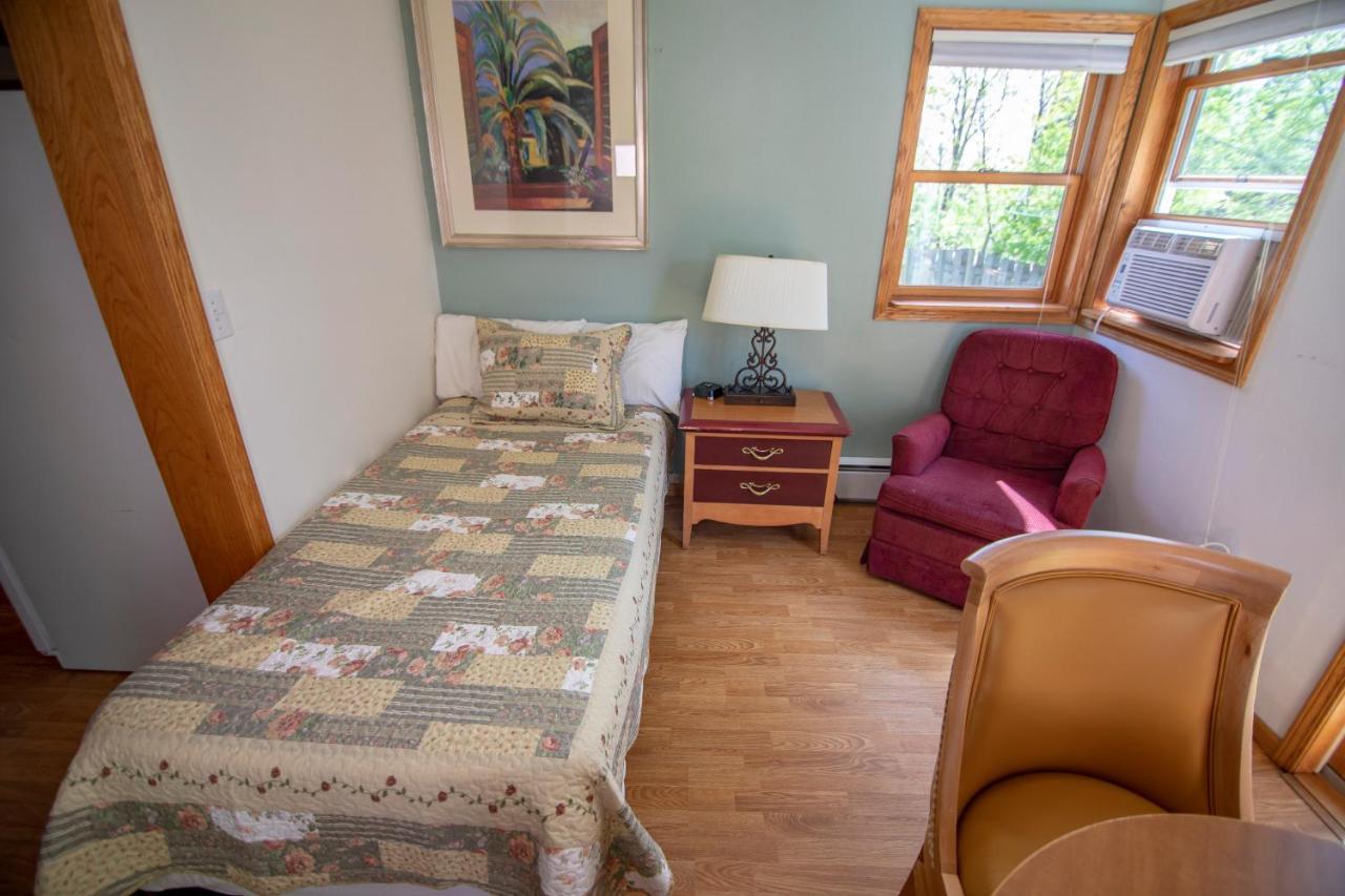 Coachlite Inn Sister Bay Bagian luar foto