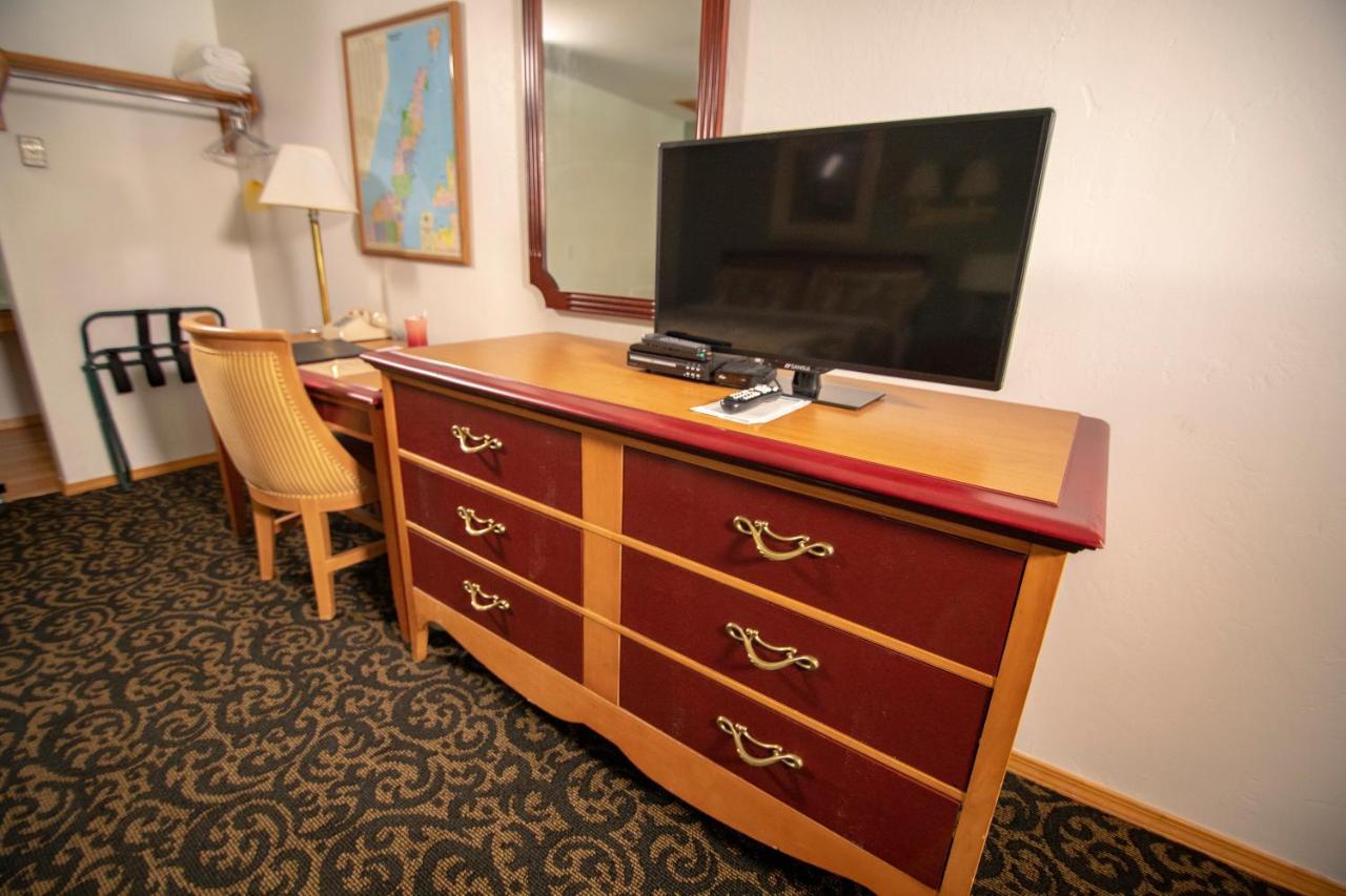 Coachlite Inn Sister Bay Bagian luar foto