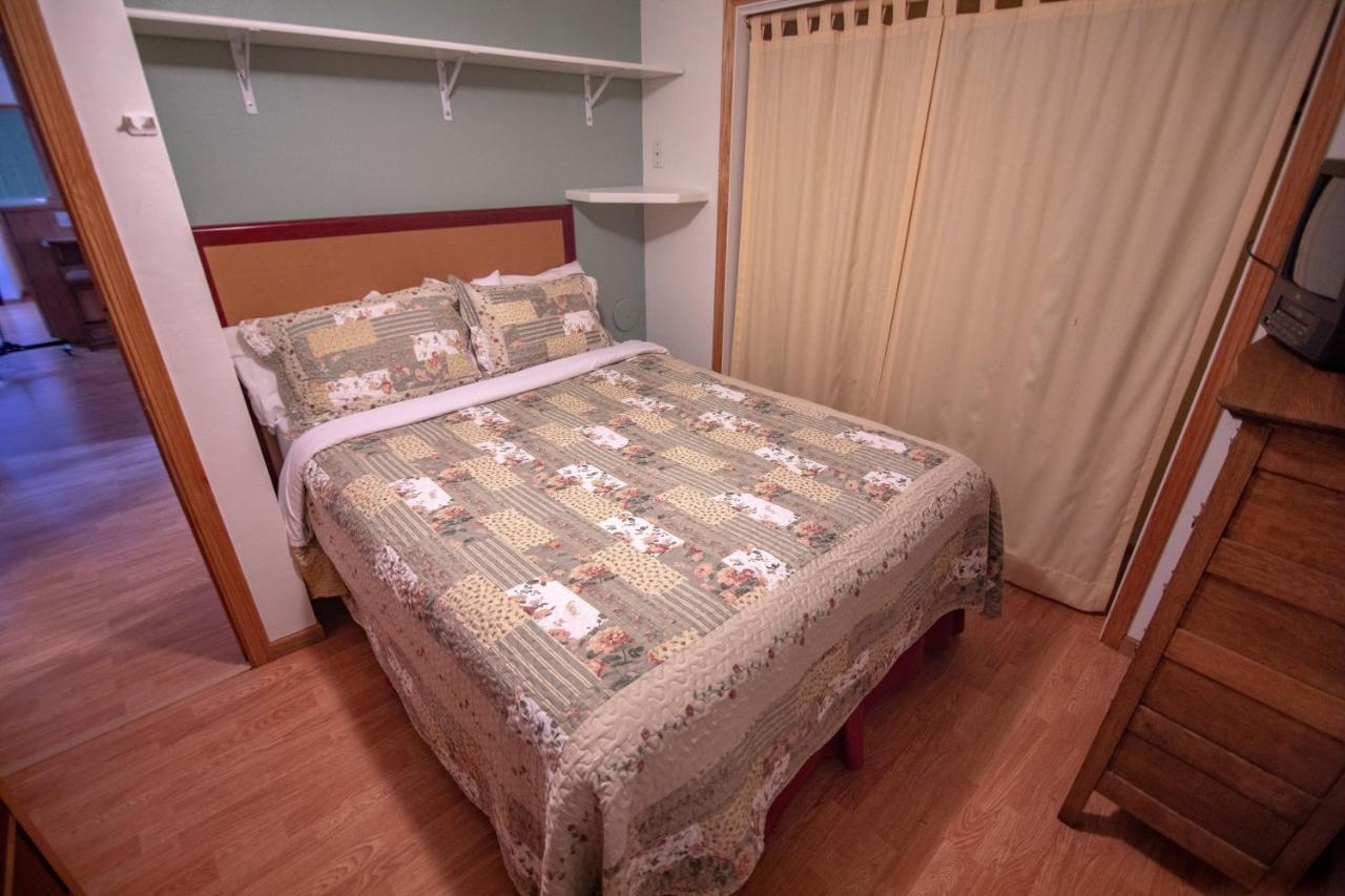 Coachlite Inn Sister Bay Bagian luar foto
