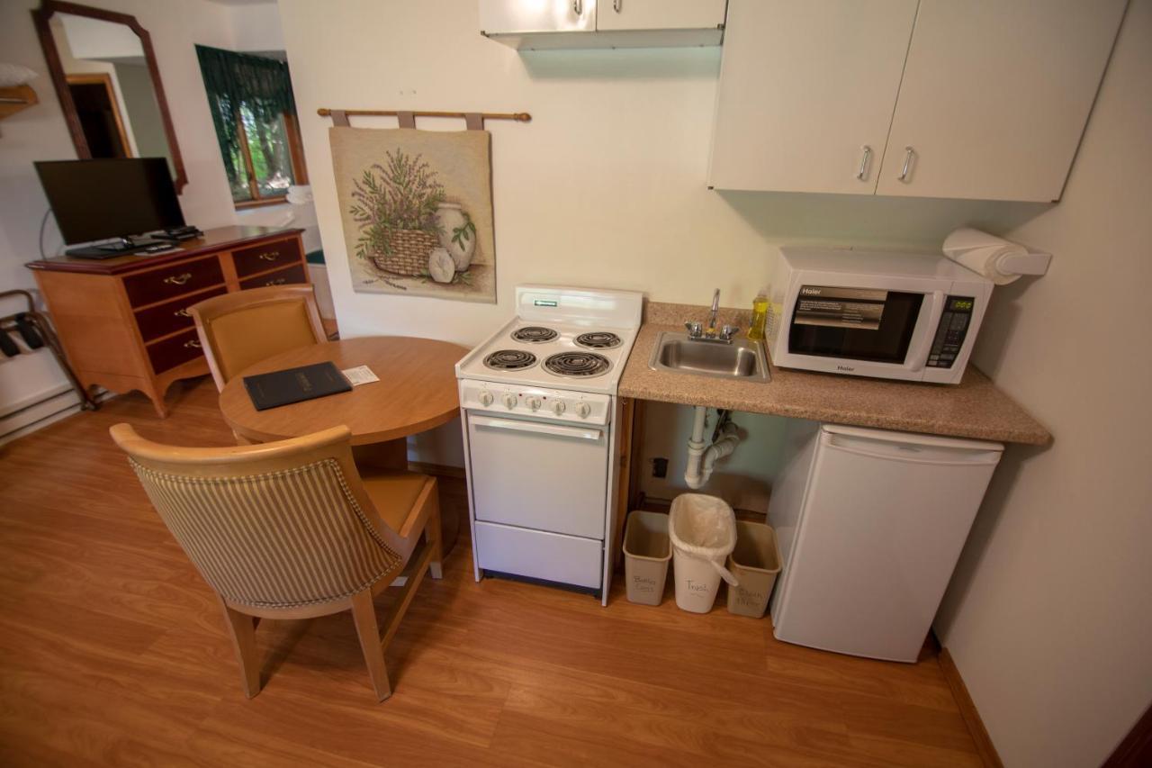 Coachlite Inn Sister Bay Bagian luar foto
