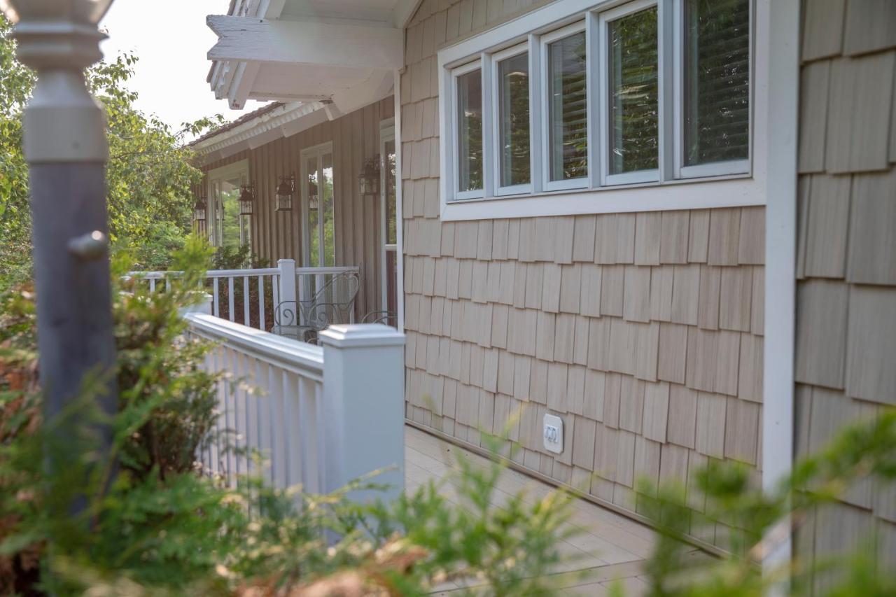 Coachlite Inn Sister Bay Bagian luar foto