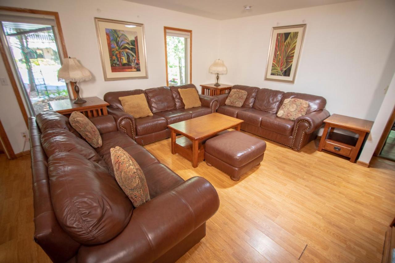 Coachlite Inn Sister Bay Bagian luar foto